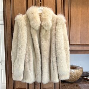 Luxurious mink  Cream Jacket with pockets   Size 6